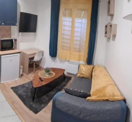 Petite Maison Cosy Dans Un Jardin. Ermont Exterior foto