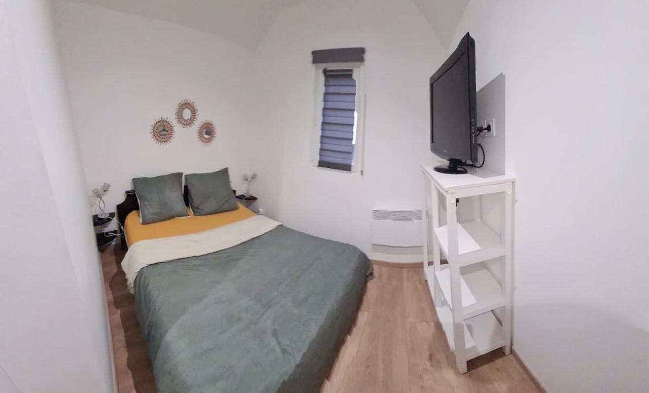 Petite Maison Cosy Dans Un Jardin. Ermont Exterior foto