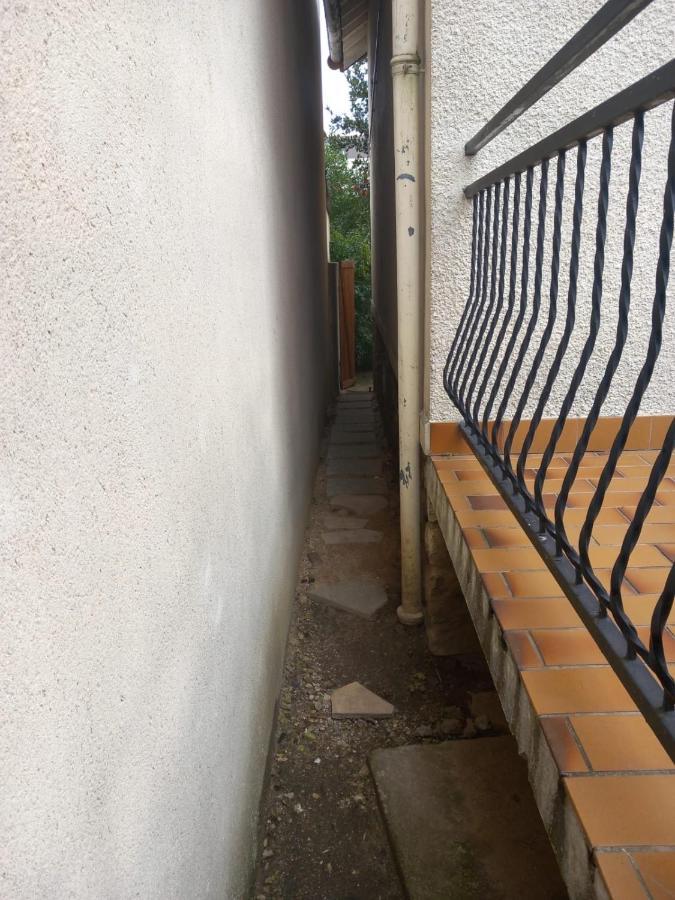 Petite Maison Cosy Dans Un Jardin. Ermont Exterior foto